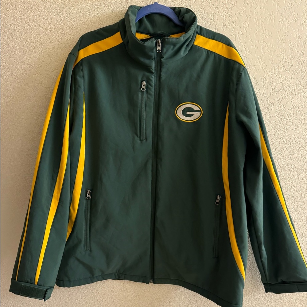 Men’s official NFL licensed -Green Bay packers size L. Used excellent condition.
